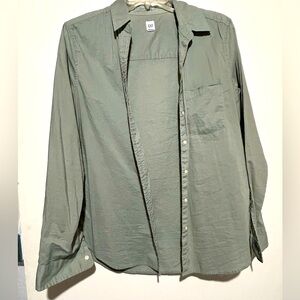 GAP womens Button down shirt